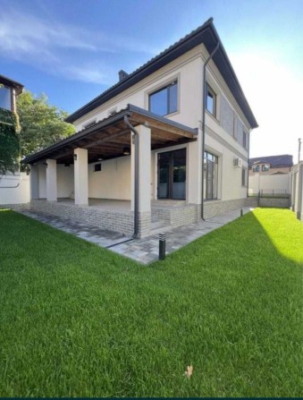 Новый дом с ремонтом! 3,5 сотки! Фонтан! 1A37 - фото 1