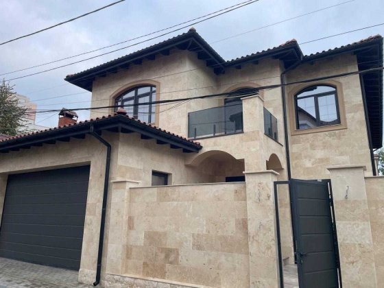 Сучасний будинок 280 м² з басейном та гаражем на 2 авто Одеса