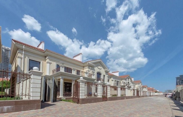 Дом в закрытом кооперативе Королевские сады. Французский бульвар - фото 1