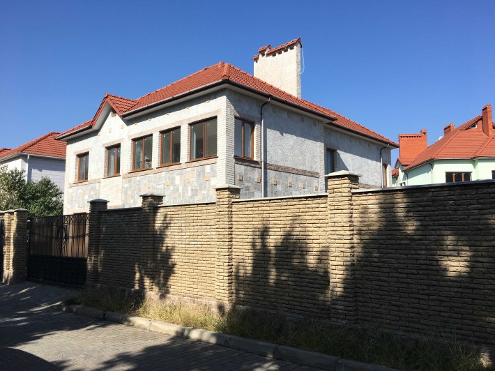 продажа дома в Совиньоне под отделку - фото 1