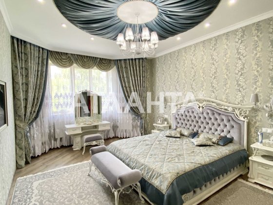 Хозяйский дом 5 соток в Совиньоне-2, бассей, гараж, море Одеса