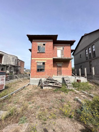 Дом из красного кирпича в Совиньоне — кто ценит качество и комфорт! - фото 1