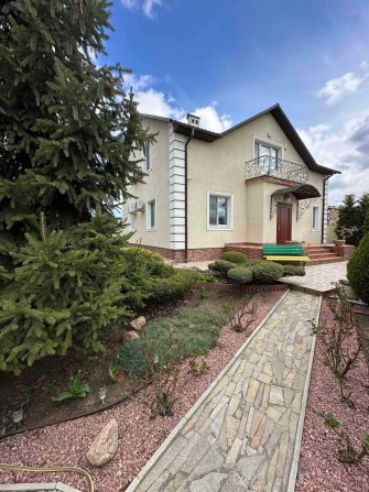 Продам дом на тихой , уютной улице в Совиньоне - фото 1