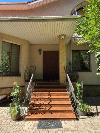 Продам хозяйский дом в Совиньоне - фото 1