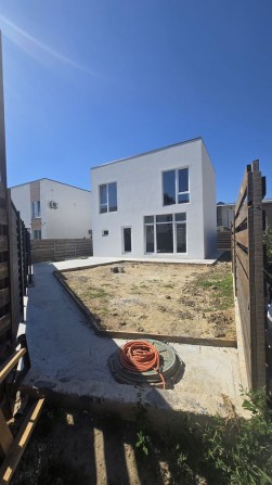 Без % Продаж Будинку , 100 м2 , поряд ТЦ Апрель - фото 1