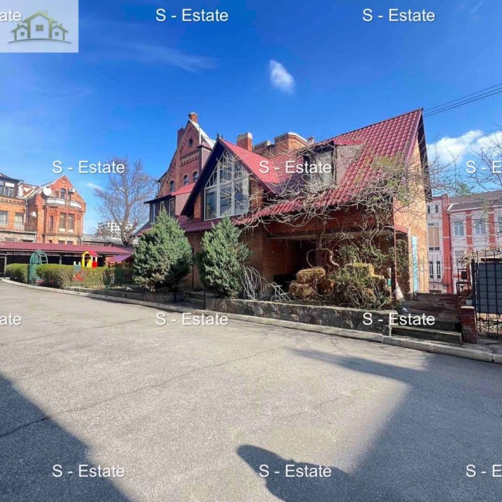 Продам дом Центр Площадь Поэзии пер. Театральный - фото 1