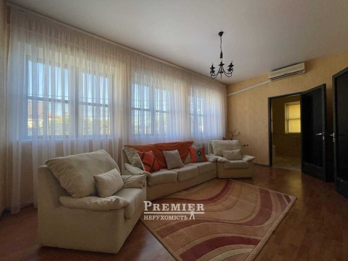 3-х поверх. будинок, 5кімн,Ремонт, Газ,Котел, Море, 13ст.Море,272кв.м. - фото 1