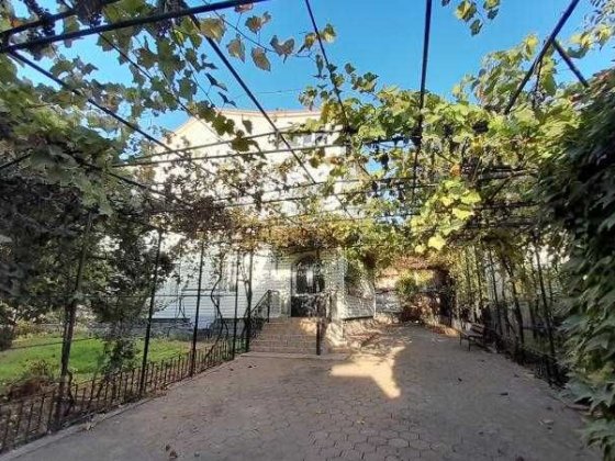 Уютный 3-х этажный кирпичный дом в Черноморке Одеса