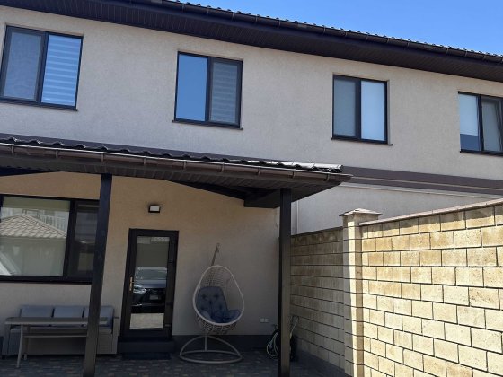 Продам дом состоящий из двух  автономных частей. Одеса