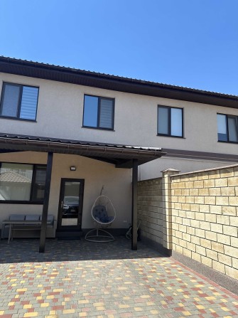 Продам дом состоящий из двух  автономных частей. - фото 1