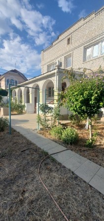 Продам Дом  2 эт общ.пл. 126 м,,Жил.Масив,,Луч" ул.Венгера - фото 1