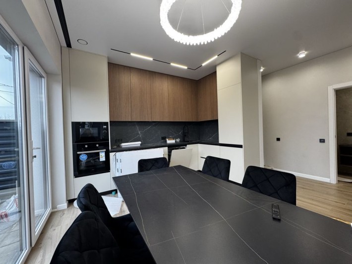 Продам квадробудинок з ремонтом та меблями. КМ Garden Village. ГАЗ!!! - фото 1