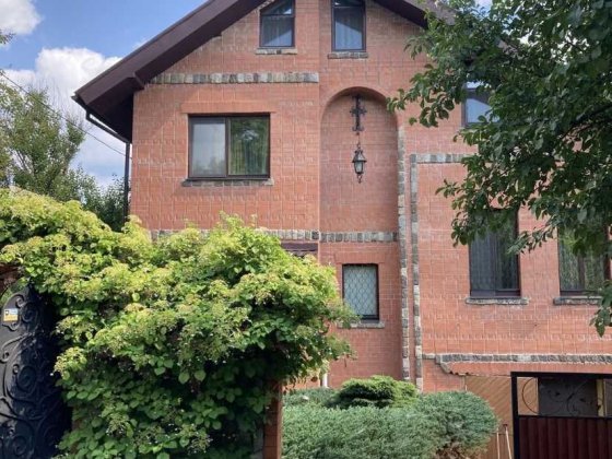 Продам дом ,10 км от Харькова, 250м2 с ремонтом (код 5218) Харьков