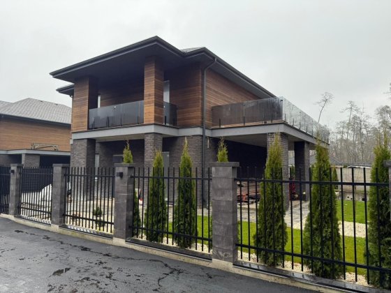 Будинок біля лісу, в 5 хв метро Петропавловская Борщаговка