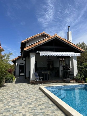 Продам 2-х этажный дом с бассейном на 10 ст. Фонтана - фото 1