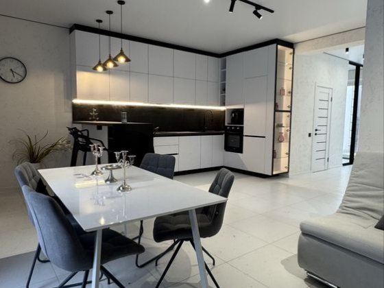 Будинок з ремонтом у Червоному Хуторі, тераса, басейн, мангал, барбекю Одеса