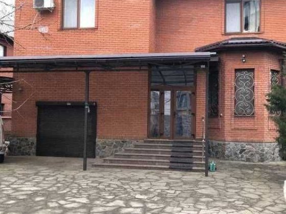 Продам 2-поверховий будинок   біля метро Студентська,308м2(код +5324) Харків