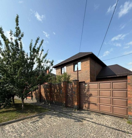 Продаж Будинку  198м2, з гаражем і ділянкою на 5 соток, 9 кімнат, DS - фото 1