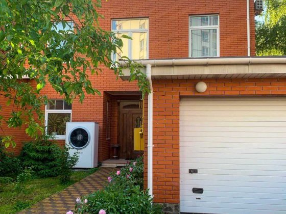 Розкішний будинок в самому серці Петропавлівської Борщагівки! Петропавловская Борщаговка