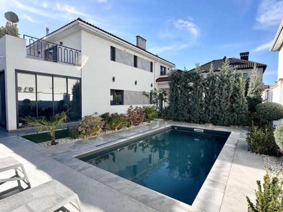 Совиньон. Новый дом 200кв.м. Участок 5,5 сотки. Ремонт. Мебель. Одеса