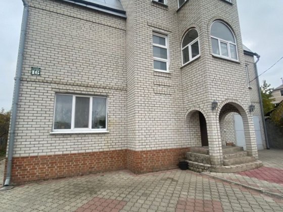 Трехэтажный дом 300 м² с участком 7 соток от собственника Харків