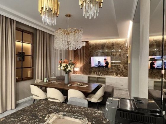 Продам новый дом с дорогим ремонтом и бассейном. Одеса