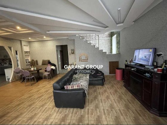 У продажу двоповерховий будинок з гарним ремонтом Одеса