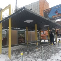 Зупинковий комплекс на Богдана Хмельницького 36, сусіди з "Варус" і тц " Айакс" Днепр