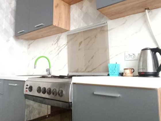 Сдам крупногабаритную 1-комнатную квартиру 44 квадратных метра 4 МКР Кам'янське