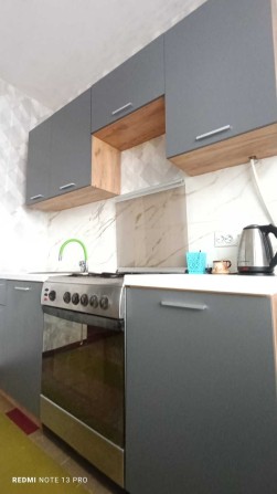 Сдам крупногабаритную 1-комнатную квартиру 44 квадратных метра 4 МКР - фото 1