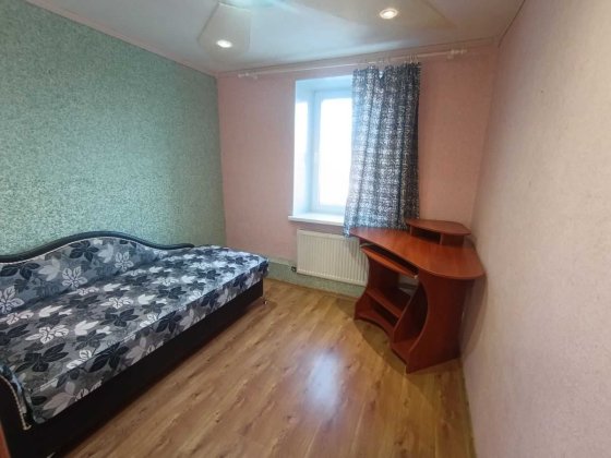 Сдам 3-х комнатную по Алтайской Каменское