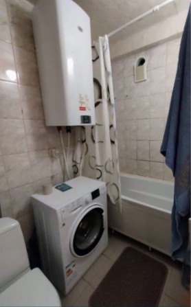 Сдам кв.с Автан.отоплением на 3 эт в центре города  на долг. аренду - фото 1