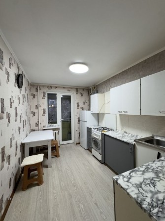 Трёшка в центре ( ул.Хотинская ) - фото 1