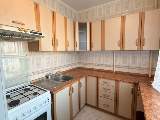 Сдам недорого до лета 1 комнатную(студию)на Мира Чорноморськ