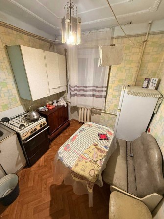 Сдам на год и более недорого 1 комнатную квартиру - фото 1