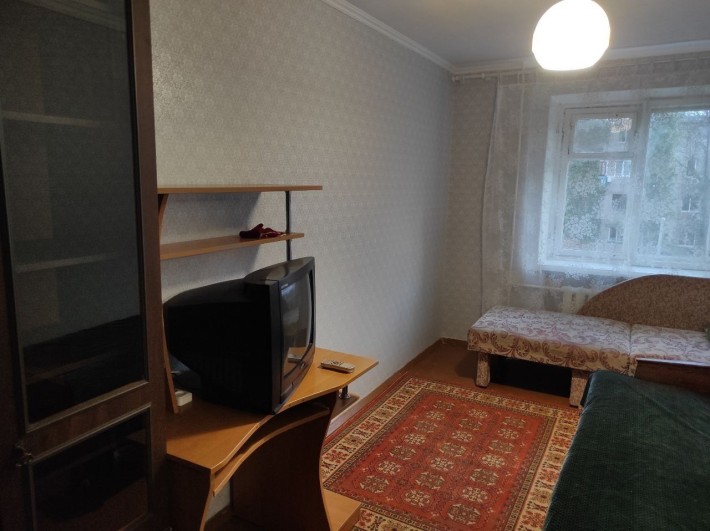 Аренда двухкомнатная квартира до лета в спальном районе возле моря - фото 1