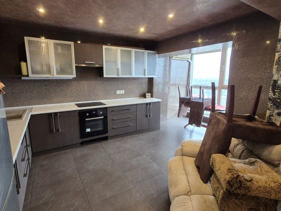 Двухкомнатная квартира в Черноморске  длительно Черноморск