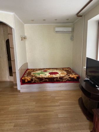 Оренда 1 кімнатної квартири в центрі(район військового містечка) - фото 1