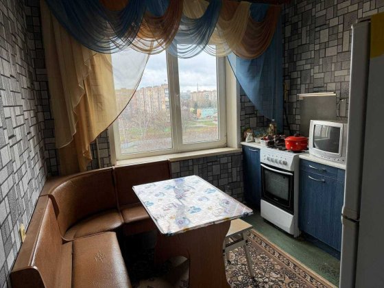 АРЕНДА 3-х комнатной квартиры ДНЕПРОВСКАЯ, 2 (Станкострой) Краматорск