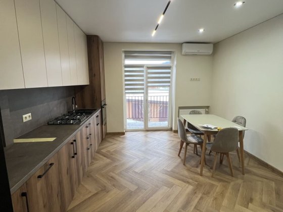 Оренда квартири з кухнею-студією Мукачево