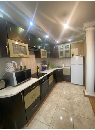 Аренда 3к .квартиры 81 м2 в Новострое ,Центр города ! - фото 1