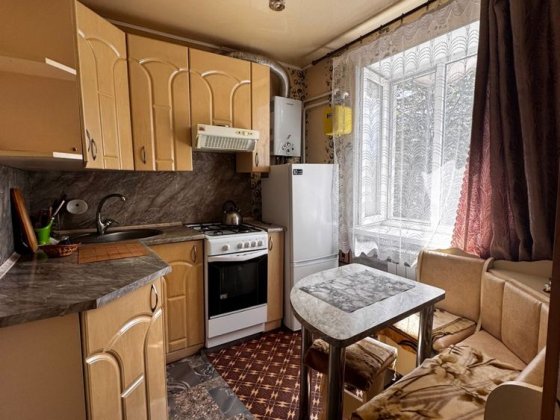 Аренда 2к .квартиры с косметическим ремонтом ,в Центре города! Славянск