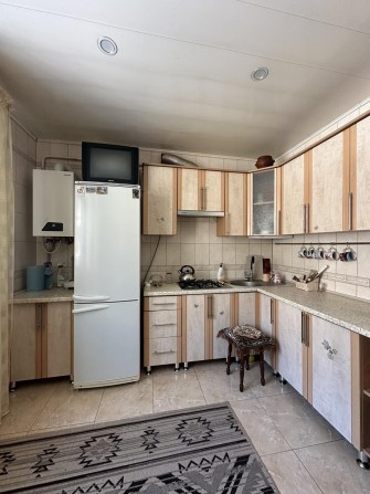 Оренда 2 кім квартири рн базару - фото 1