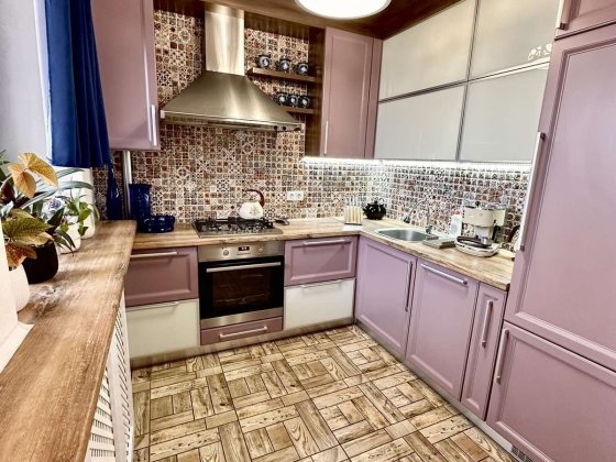 Звільняється 27 січня  біля  п'ятого автовокзалу Хмельницкий