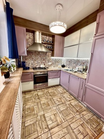 Звільняється 27 січня  біля  п'ятого автовокзалу - фото 1