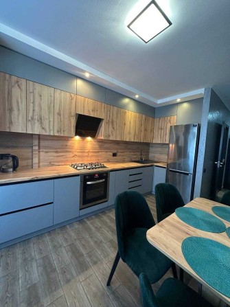 Пропонується затишна 2х кімнатна квартира в новому зданому будинку. - фото 1