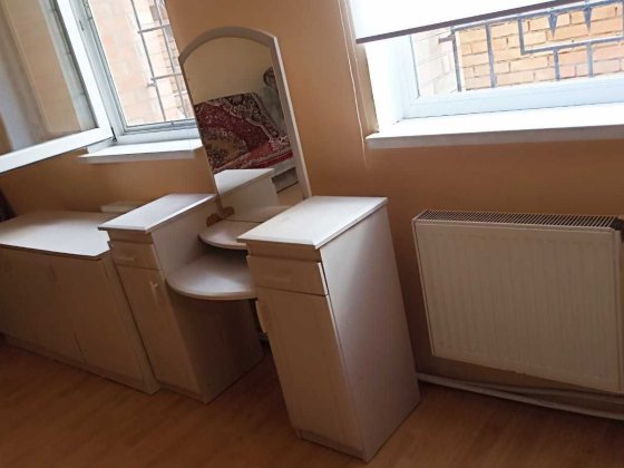 Здам квартиру в приватному будинку в центрі, у дворі місце для машини. Вишневое