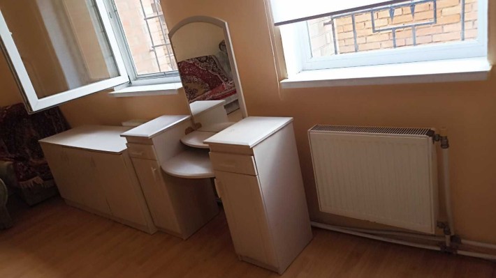 Здам квартиру в приватному будинку в центрі, у дворі місце для машини. - фото 1