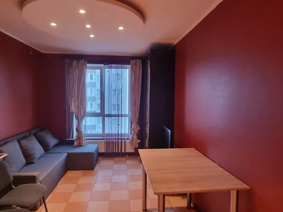 Хазяїн. 2 кім к-ра АКВАРЕЛІ 2. Вул. Освіти 19.  Вишневе. Євроремонт Вишневое