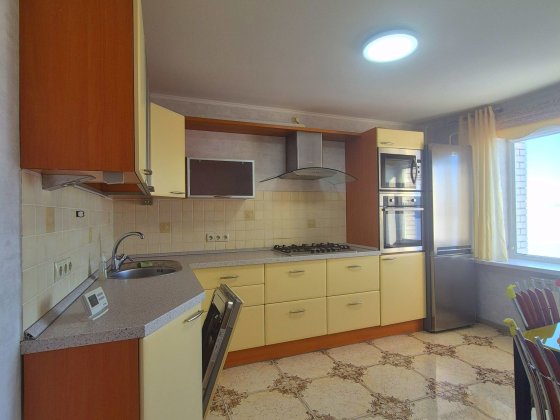 2х кімнатна з ремонтом меблями і технікою Белая Церковь